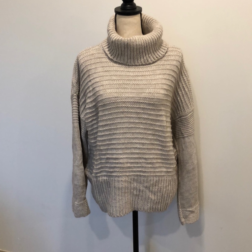 Aggel knitwear sweater wool alpaca beige SZ L bell sleeves cowl  neck